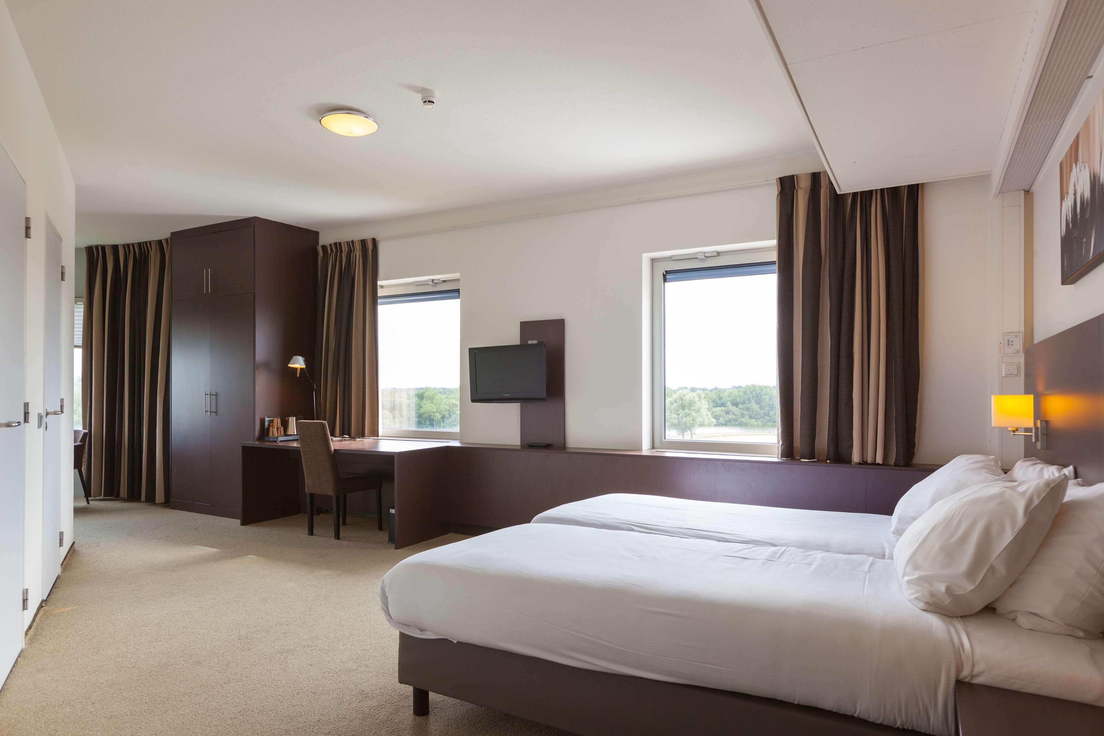 Best Western Plus Flatonia Inn Exteriör bild